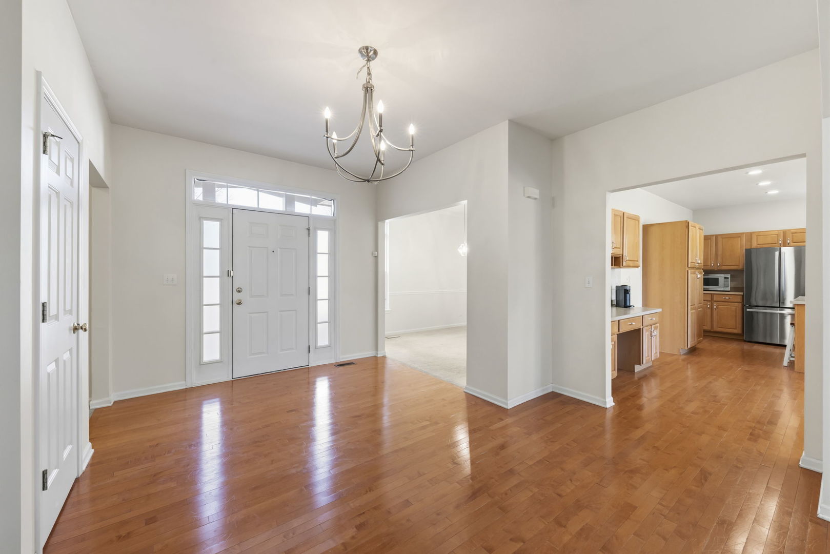 2132 Colonial Street, Aurora, IL 60503