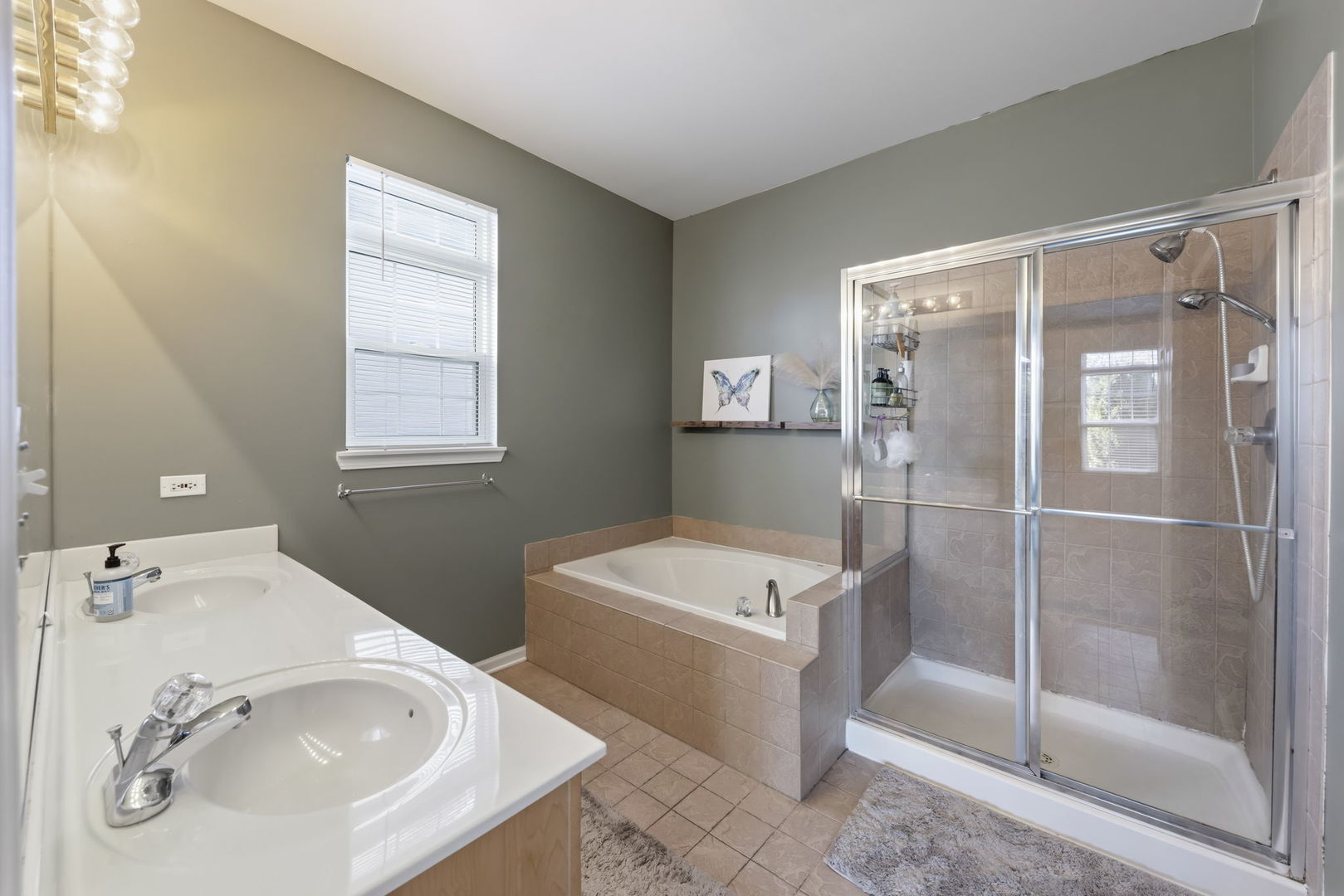 2132 Colonial Street, Aurora, IL 60503