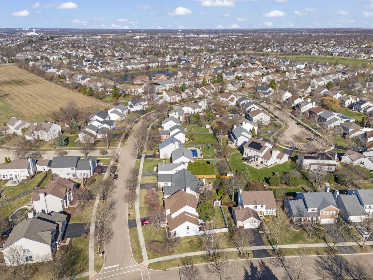 2132 Colonial Street, Aurora, IL 60503