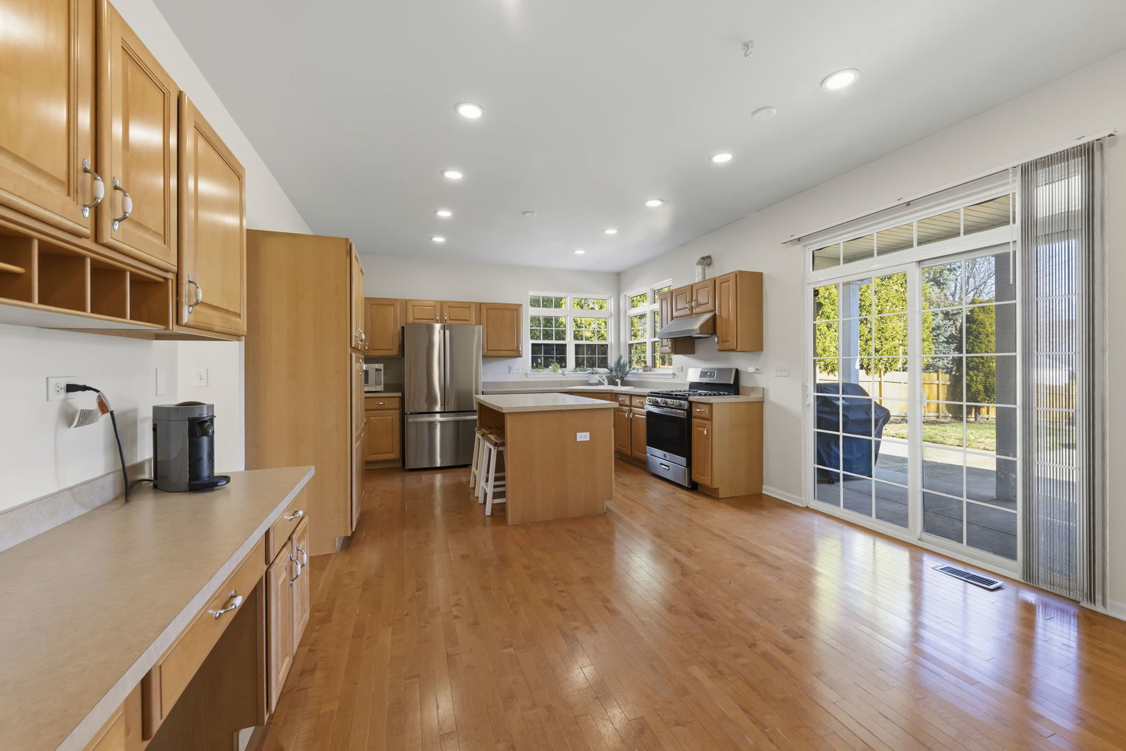 2132 Colonial Street, Aurora, IL 60503