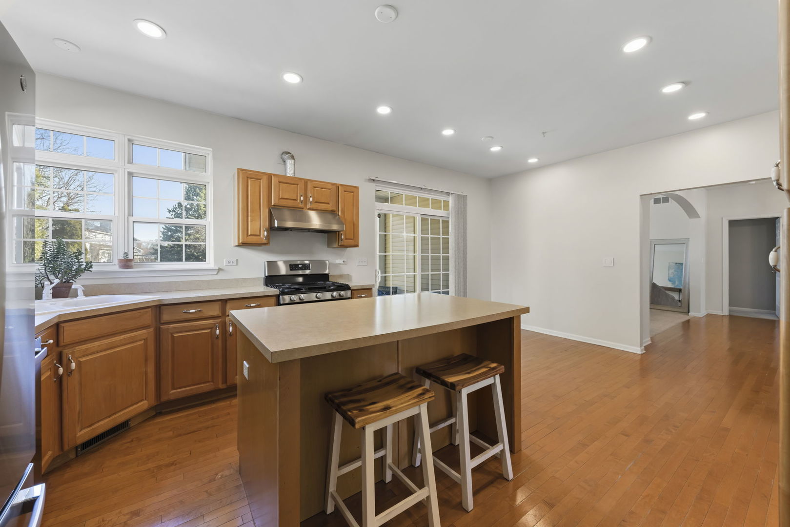 2132 Colonial Street, Aurora, IL 60503