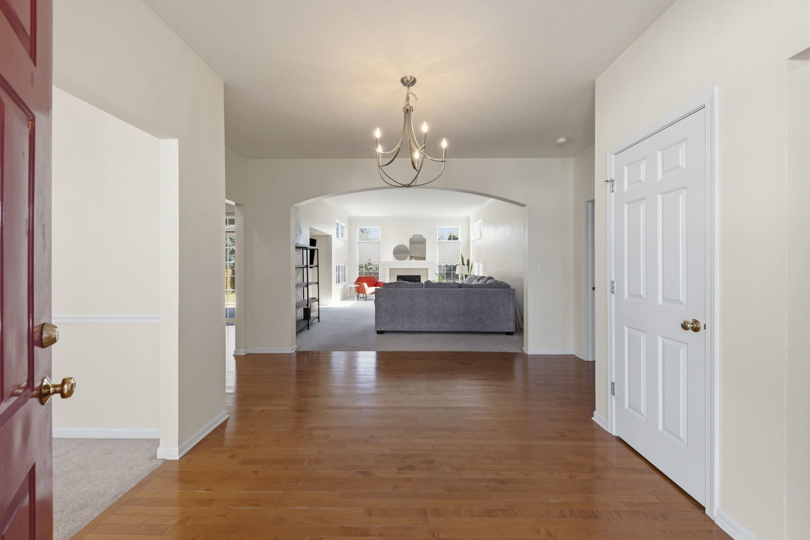 2132 Colonial Street, Aurora, IL 60503