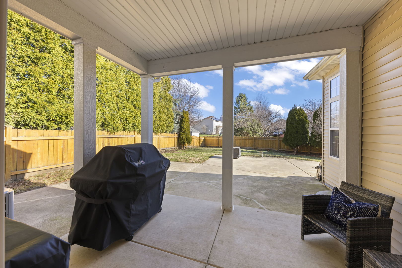 2132 Colonial Street, Aurora, IL 60503