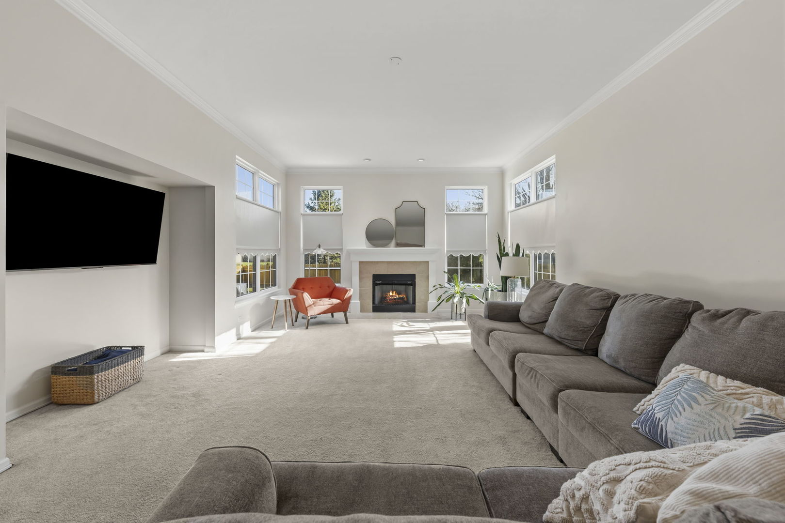 2132 Colonial Street, Aurora, IL 60503