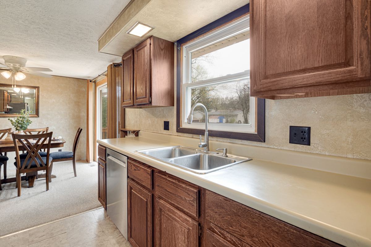 4300 Parkway Avenue, McHenry, IL 60050