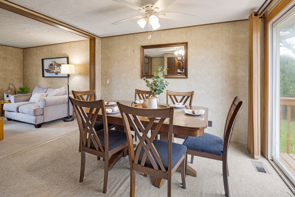 4300 Parkway Avenue, McHenry, IL 60050