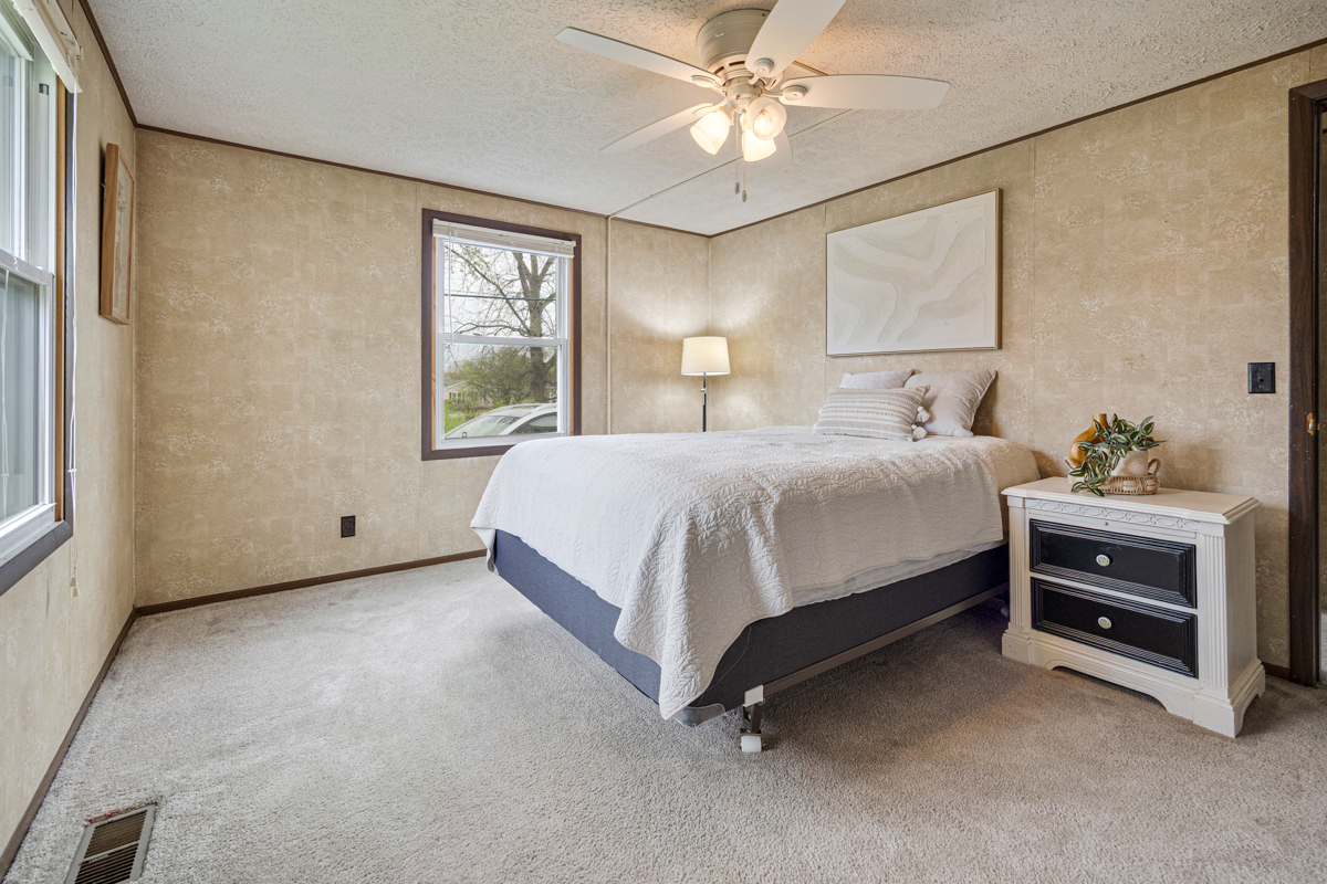 4300 Parkway Avenue, McHenry, IL 60050