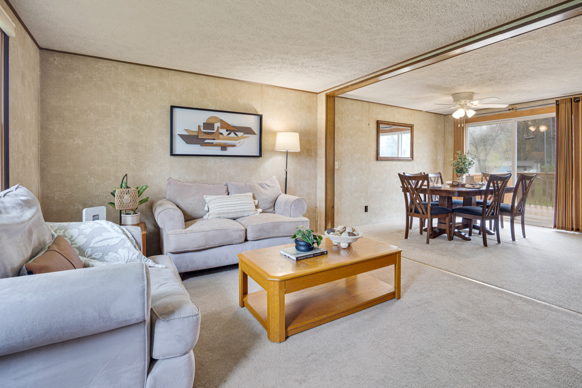 4300 Parkway Avenue, McHenry, IL 60050