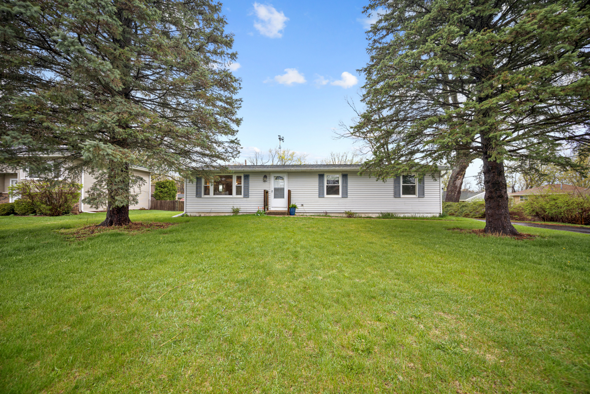 4300 Parkway Avenue, McHenry, IL 60050