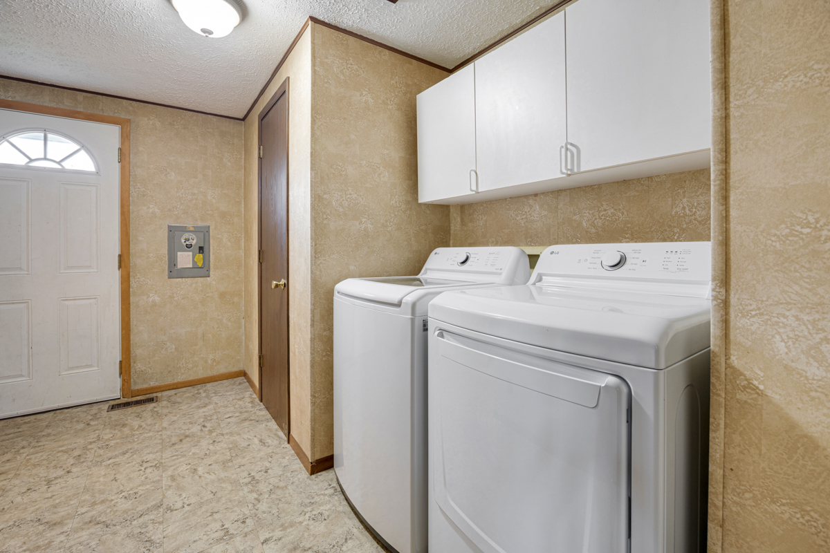 4300 Parkway Avenue, McHenry, IL 60050