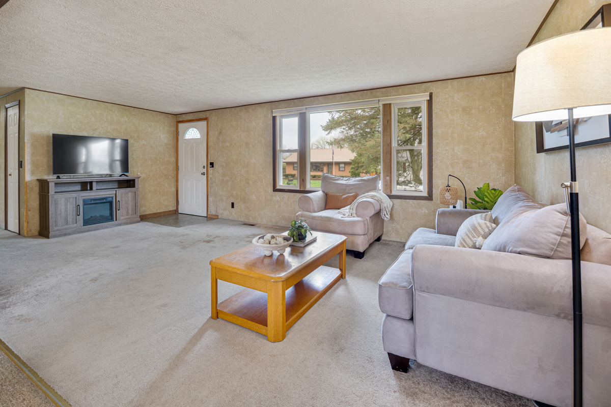 4300 Parkway Avenue, McHenry, IL 60050