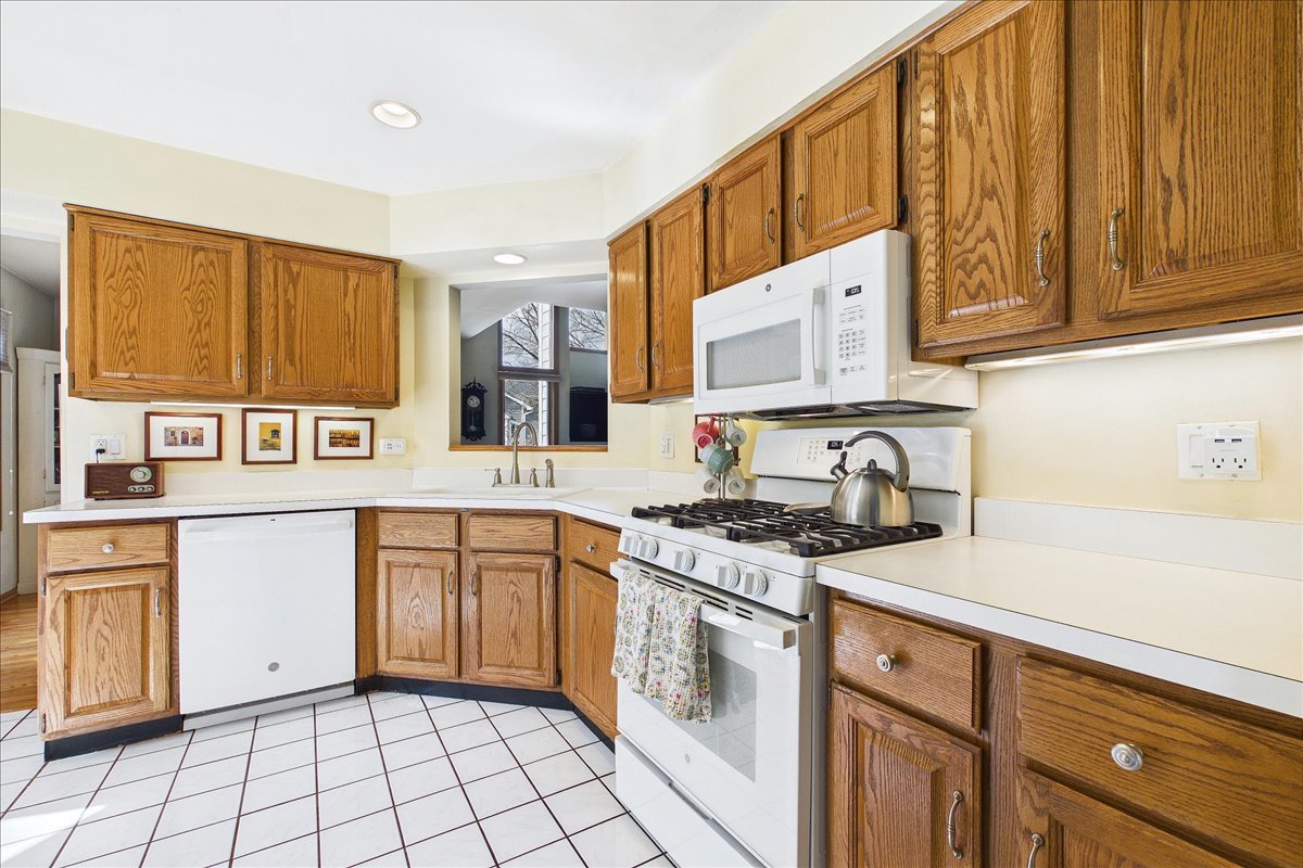 1056 Mattande Lane, Naperville, IL 60540