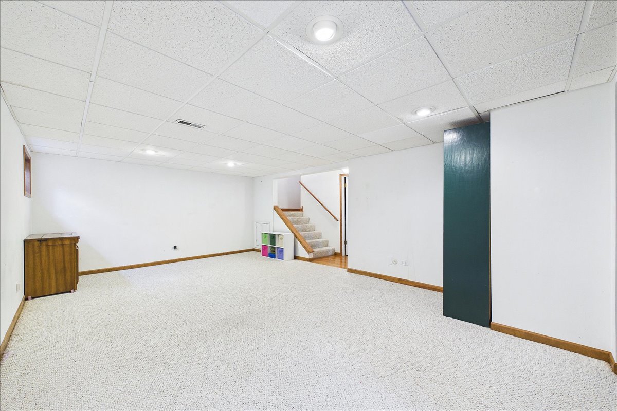 1056 Mattande Lane, Naperville, IL 60540