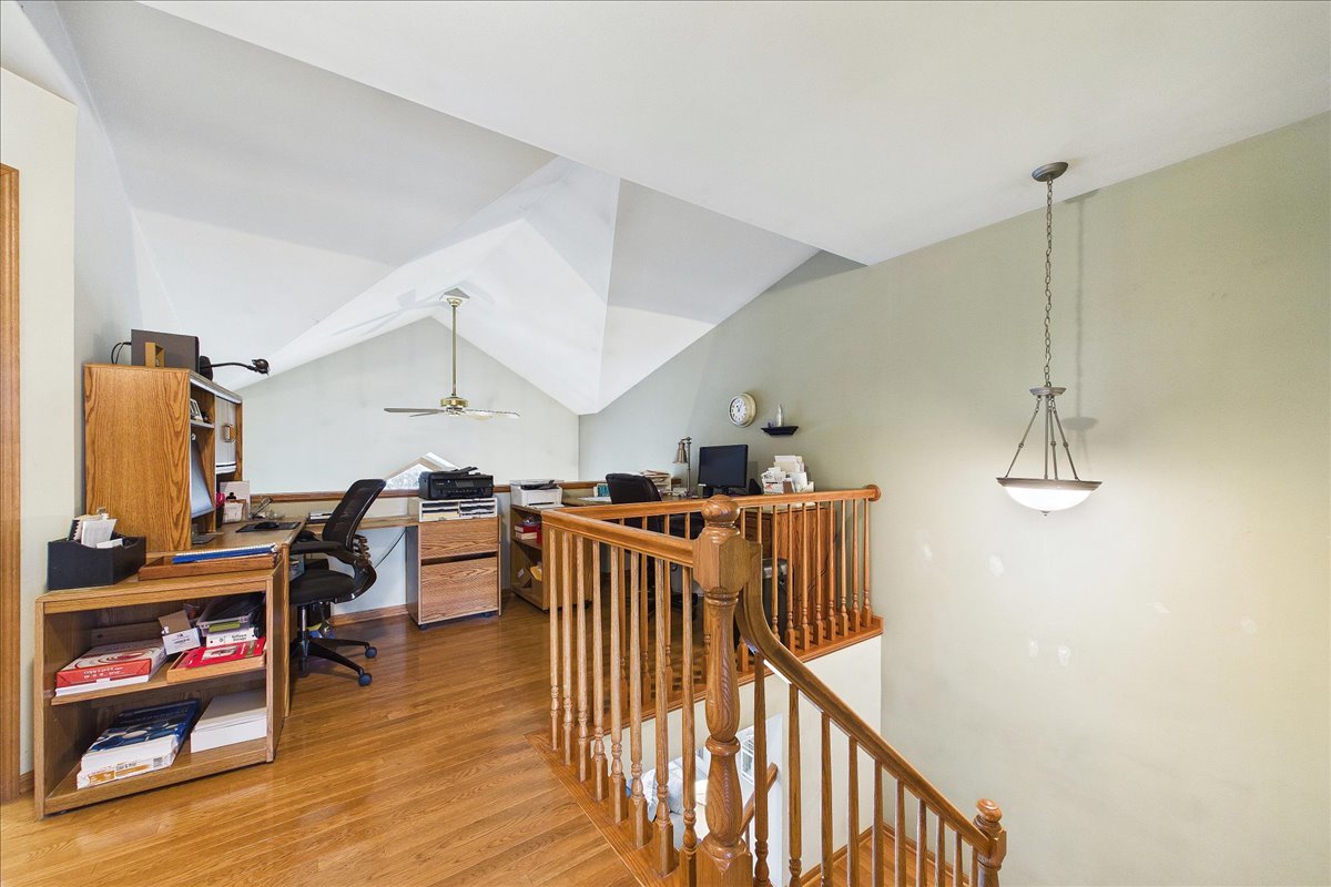 1056 Mattande Lane, Naperville, IL 60540