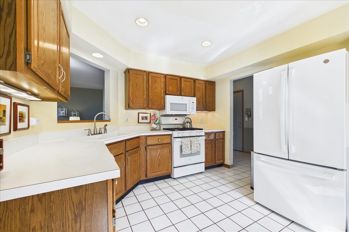 1056 Mattande Lane, Naperville, IL 60540