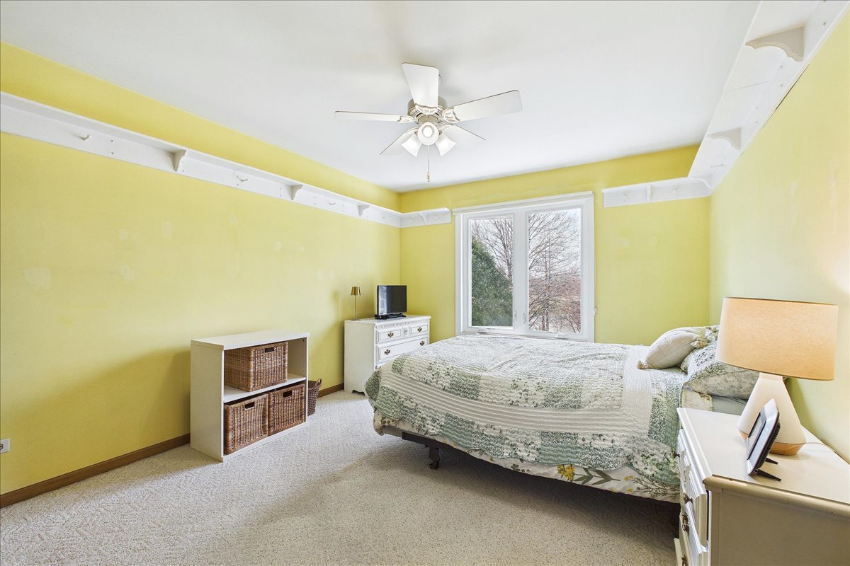 1056 Mattande Lane, Naperville, IL 60540