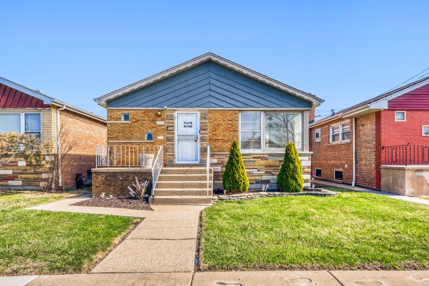 8641 S Jeffery Boulevard, Chicago, IL 60617