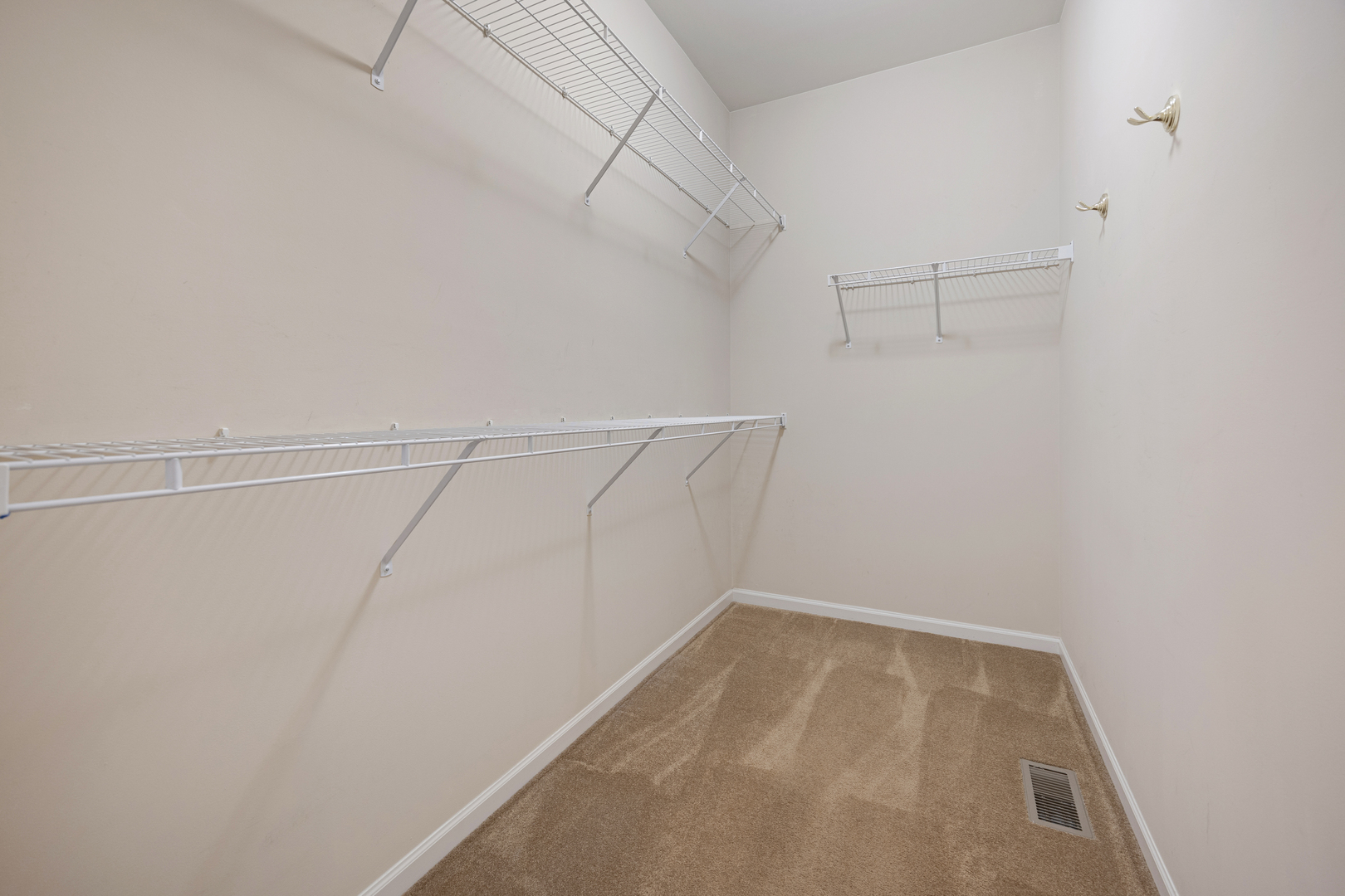 3707 Idlewild Lane, Naperville, IL 60564