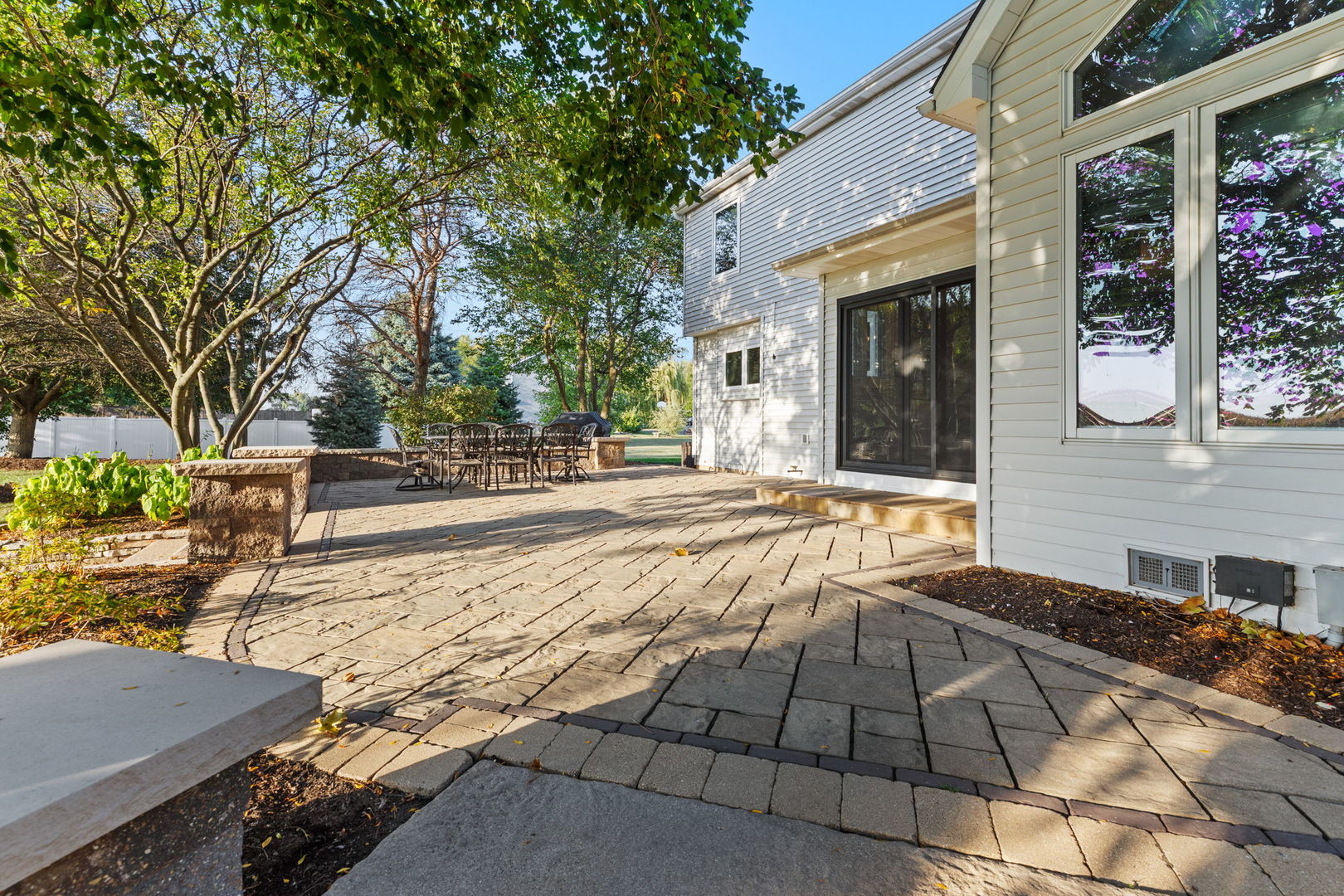 6N680 Somerset Drive, St. Charles, IL 60175