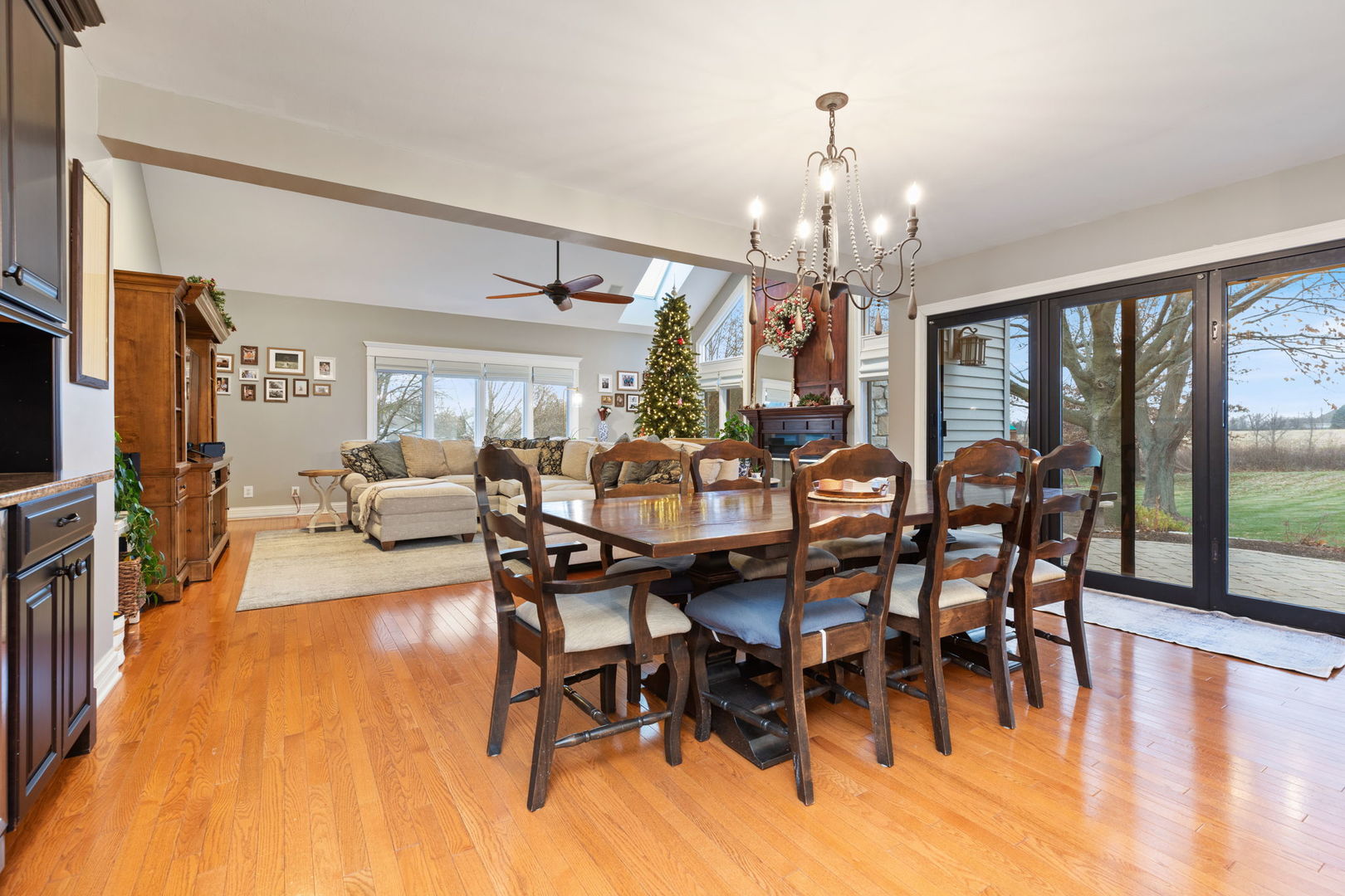 6N680 Somerset Drive, St. Charles, IL 60175