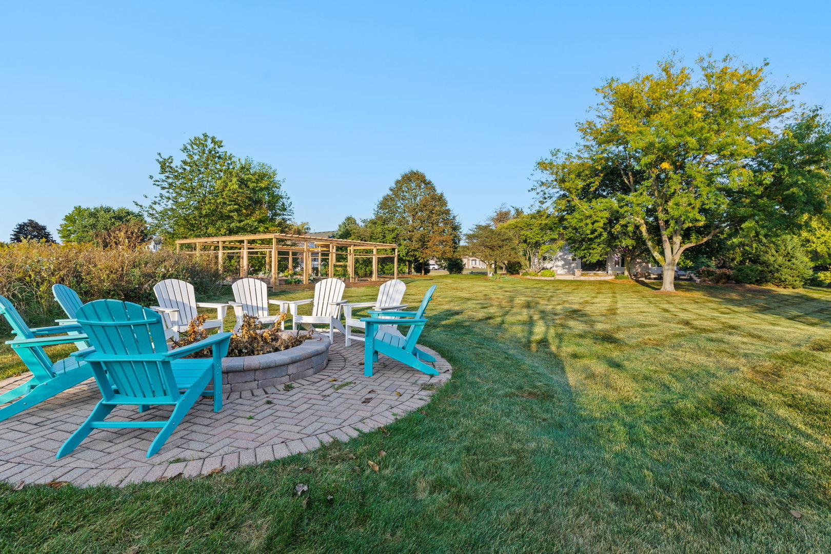 6N680 Somerset Drive, St. Charles, IL 60175