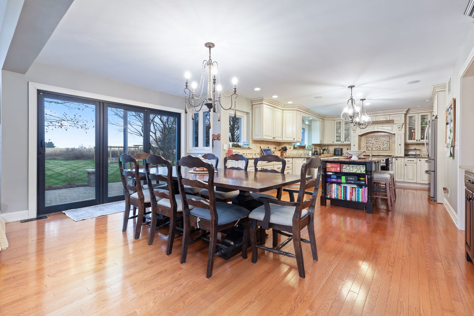 6N680 Somerset Drive, St. Charles, IL 60175