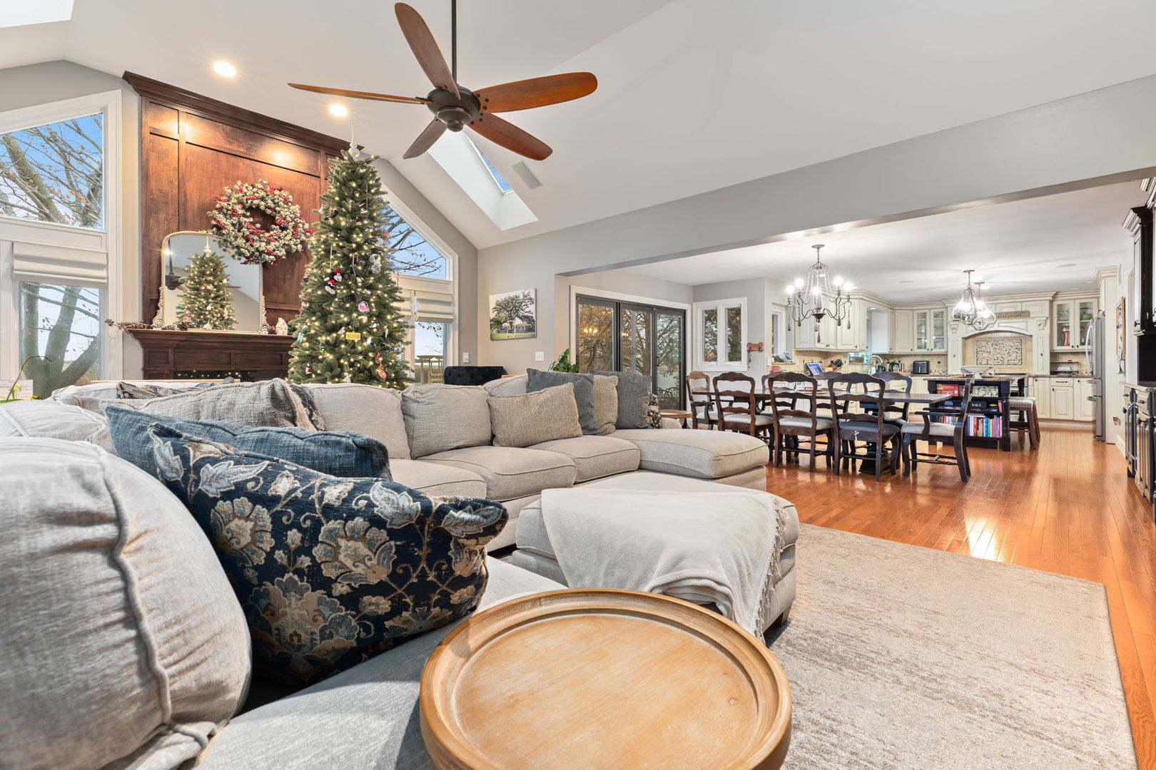 6N680 Somerset Drive, St. Charles, IL 60175