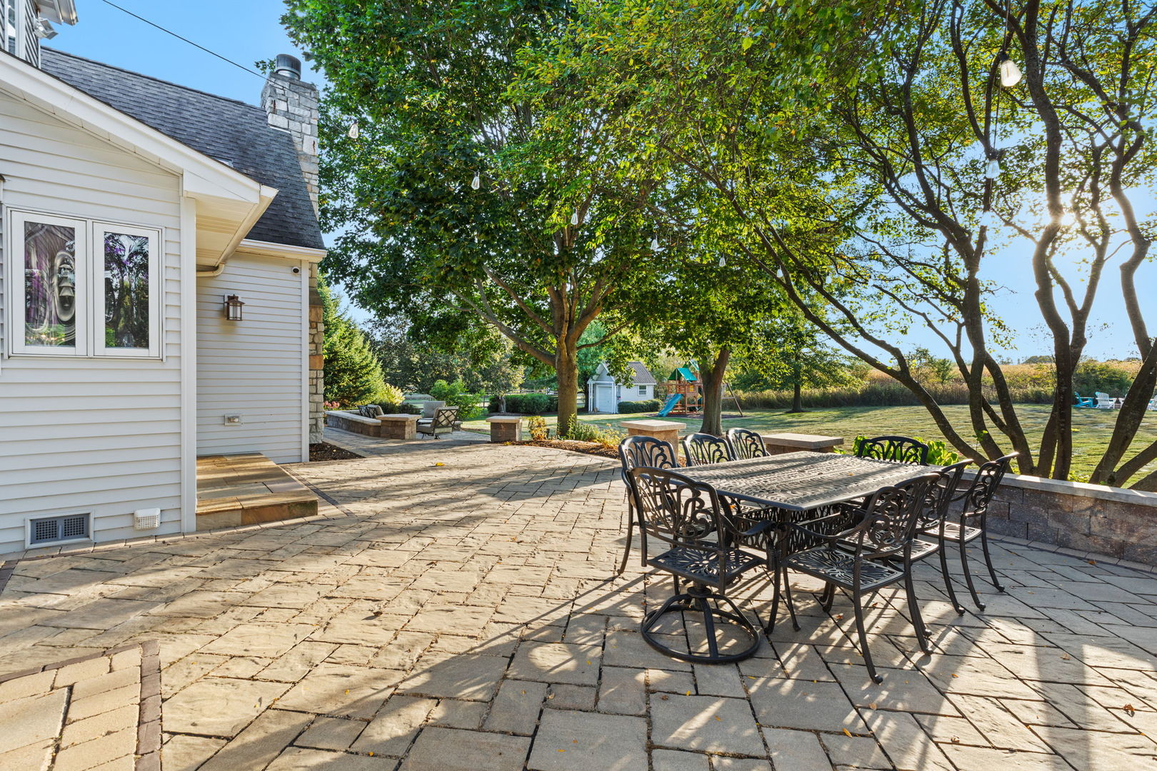 6N680 Somerset Drive, St. Charles, IL 60175