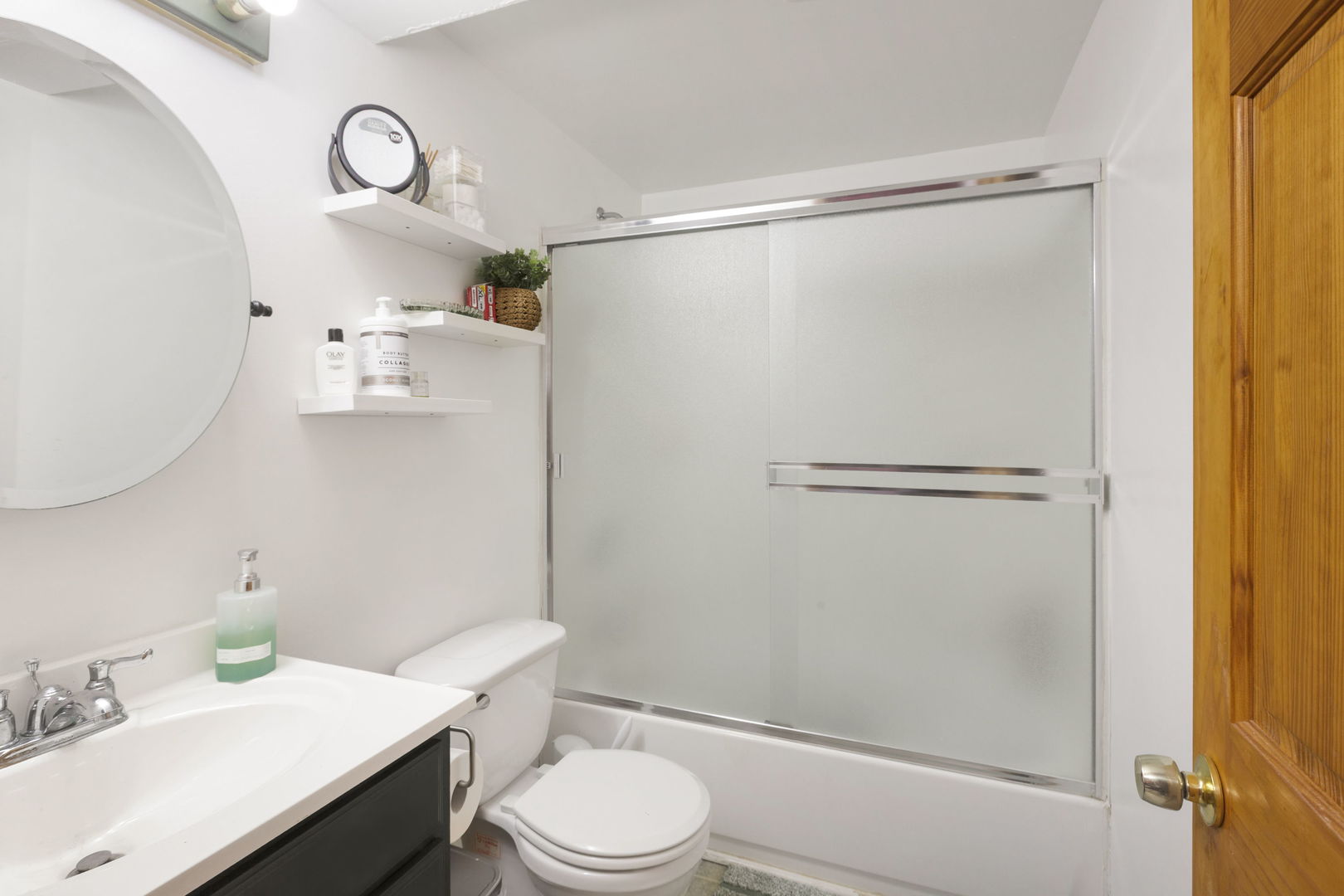 75 Woodland Park Circle, Gilberts, IL 60136