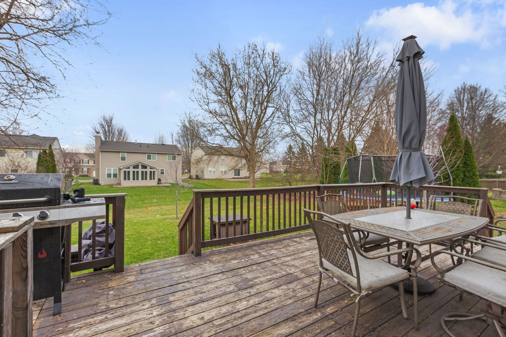 75 Woodland Park Circle, Gilberts, IL 60136