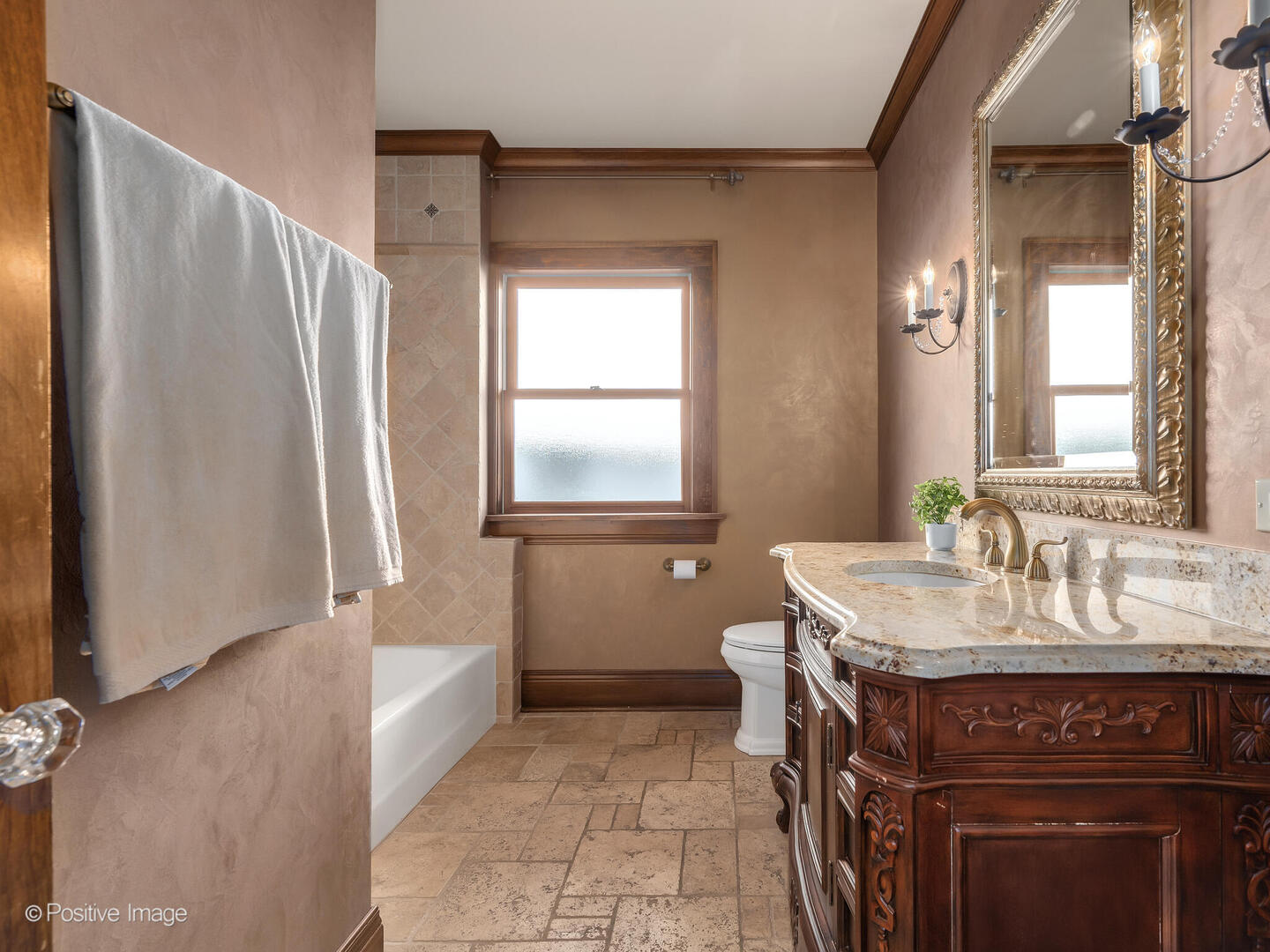 652 S Fairview Avenue, Elmhurst, IL 60126