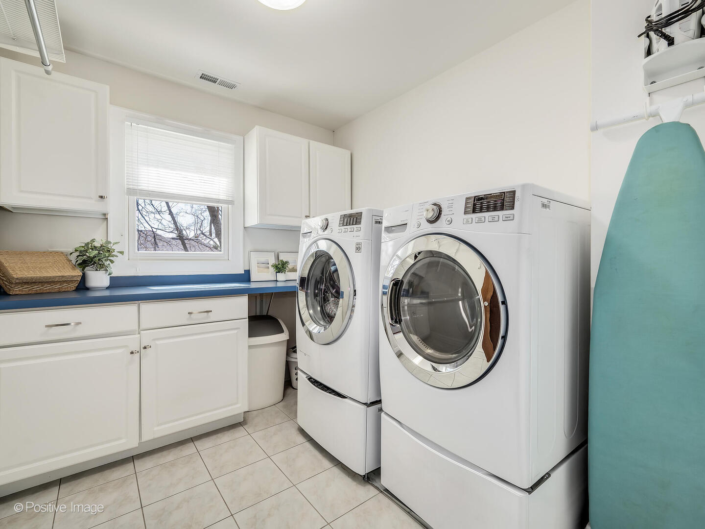 652 S Fairview Avenue, Elmhurst, IL 60126