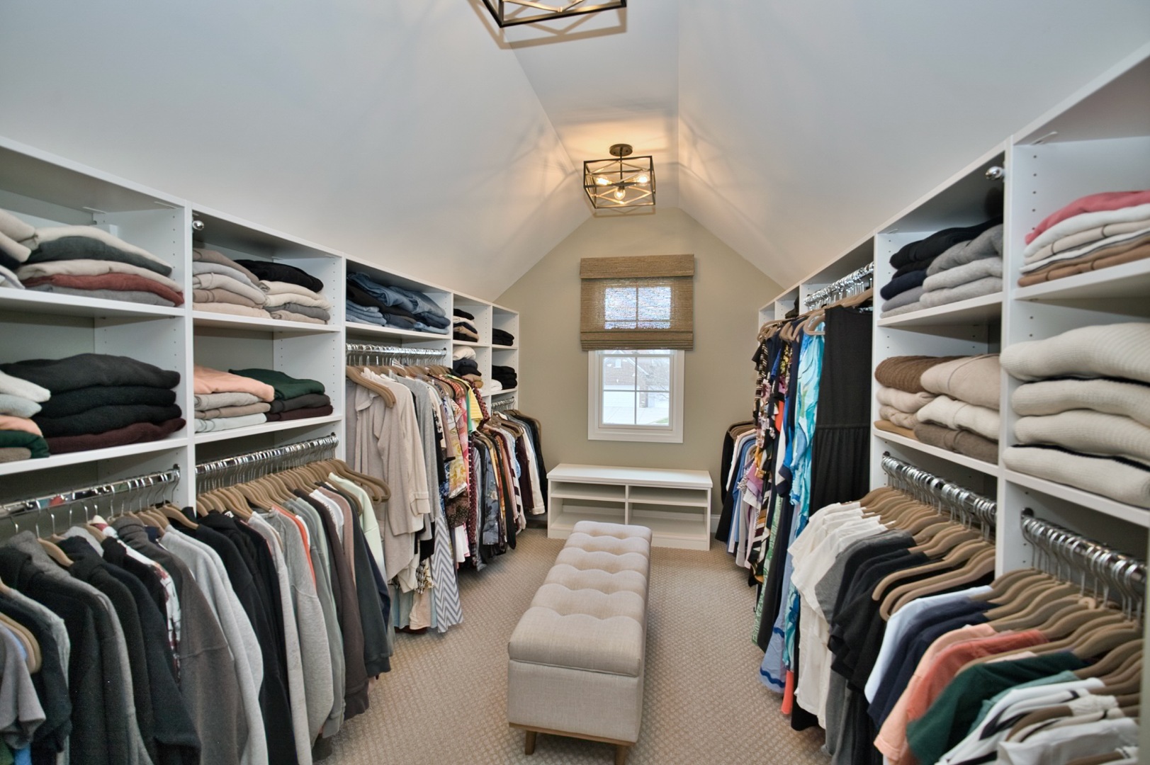 10 Raes Creek Court, Bolingbrook, IL 60490