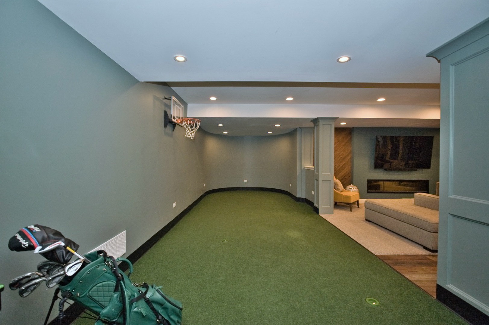 10 Raes Creek Court, Bolingbrook, IL 60490