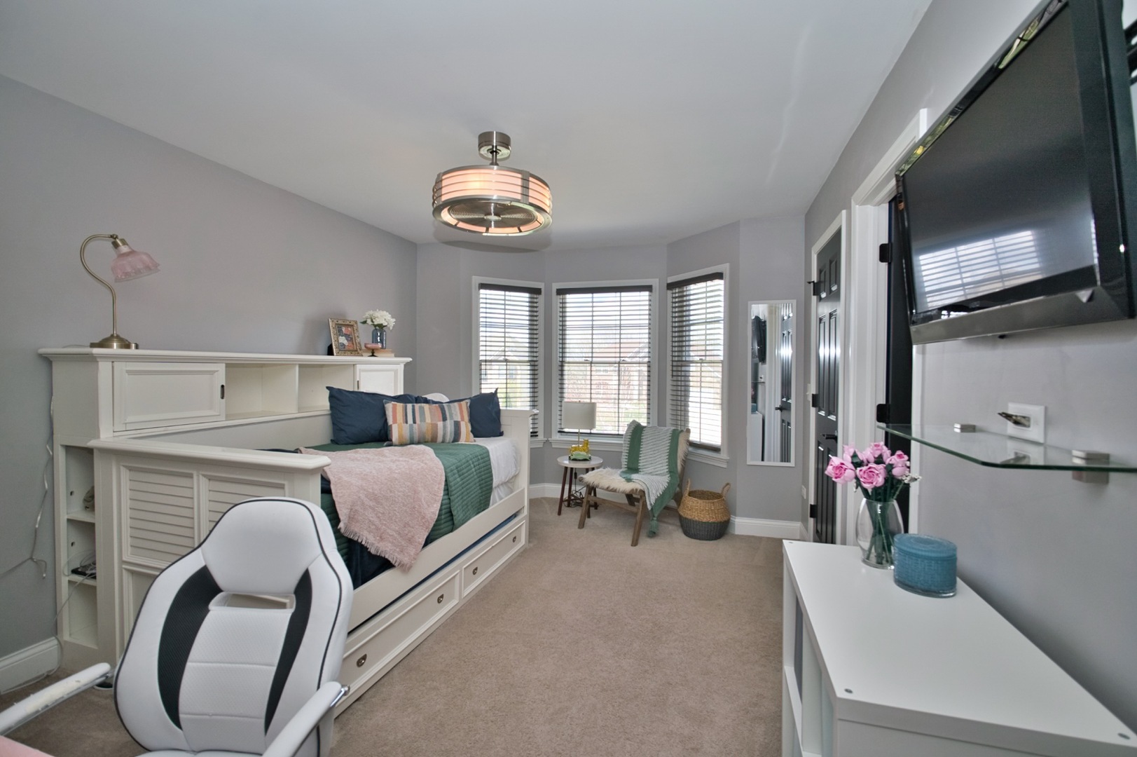 10 Raes Creek Court, Bolingbrook, IL 60490