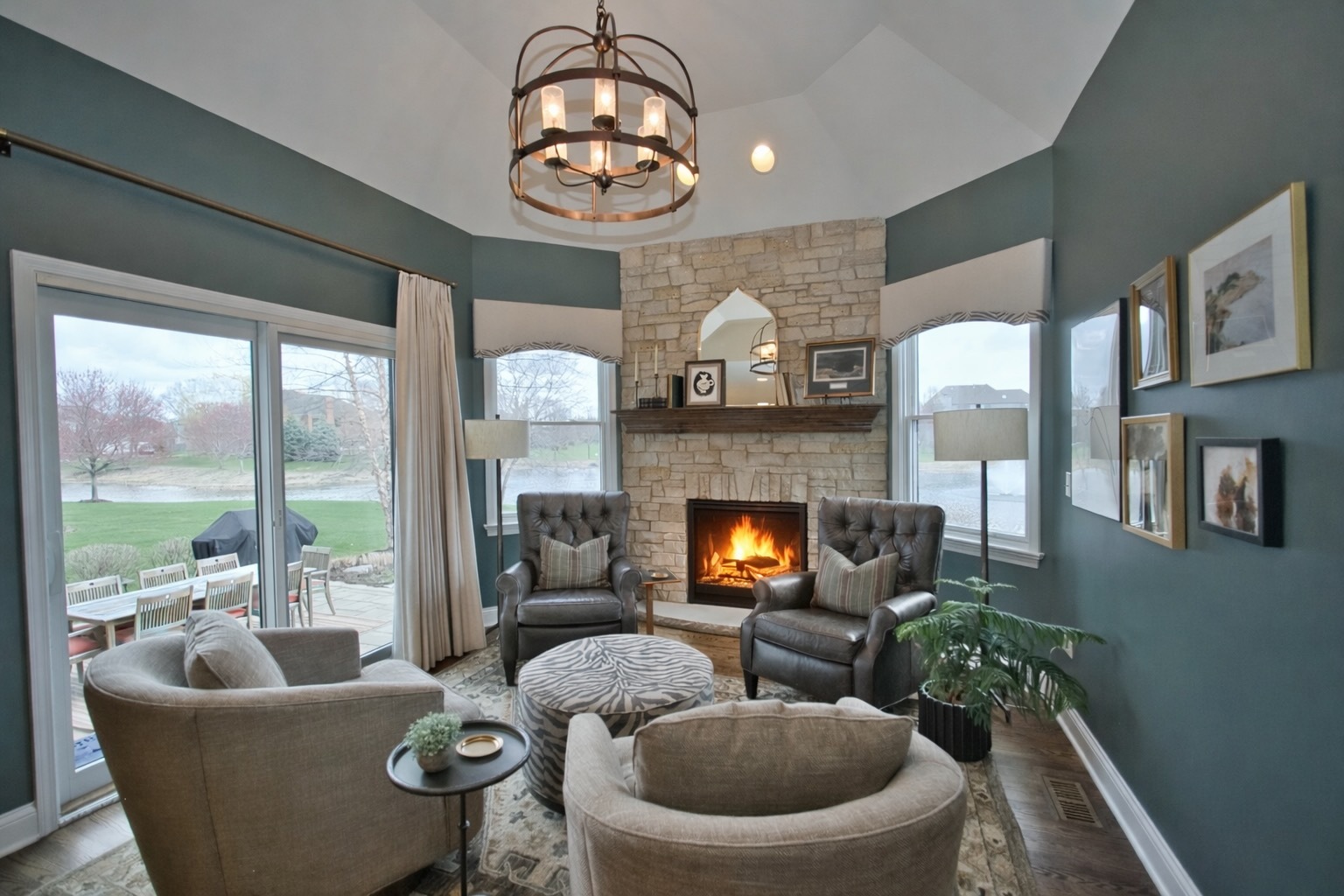 10 Raes Creek Court, Bolingbrook, IL 60490