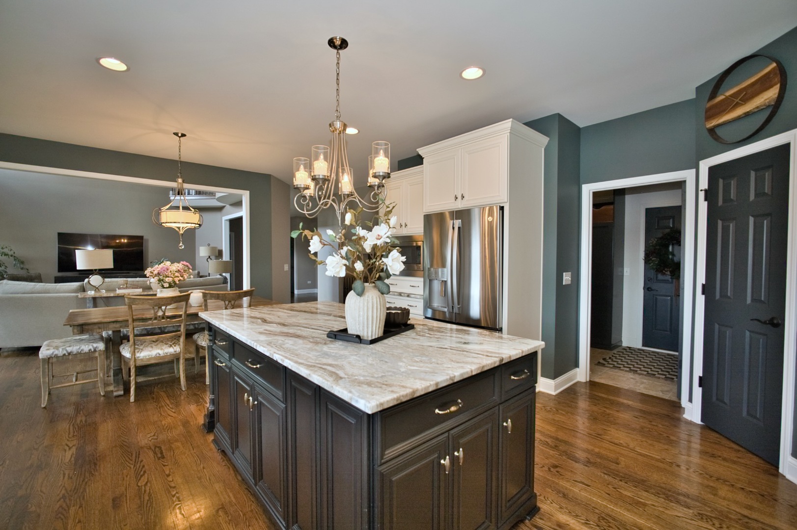 10 Raes Creek Court, Bolingbrook, IL 60490