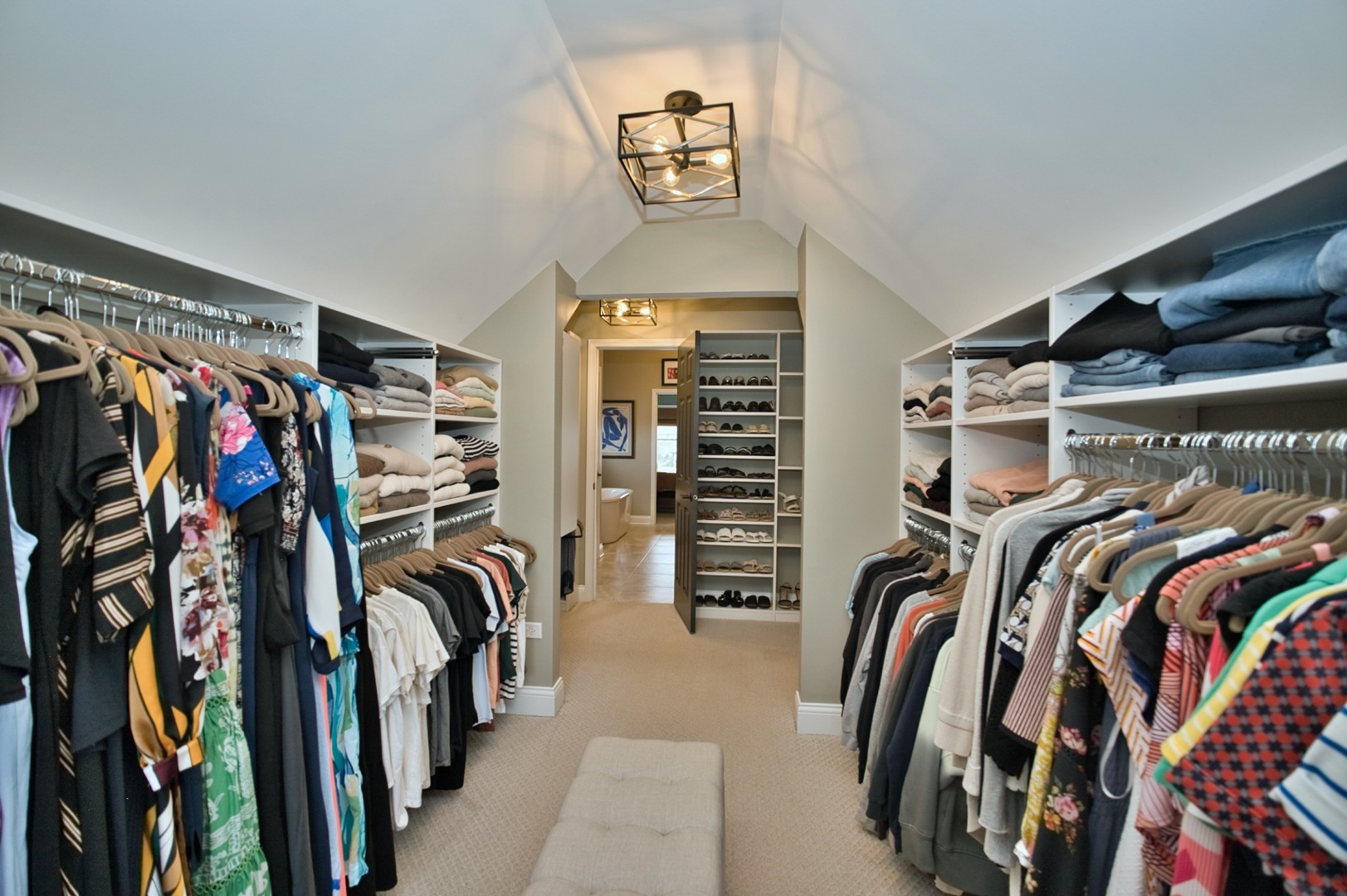 10 Raes Creek Court, Bolingbrook, IL 60490