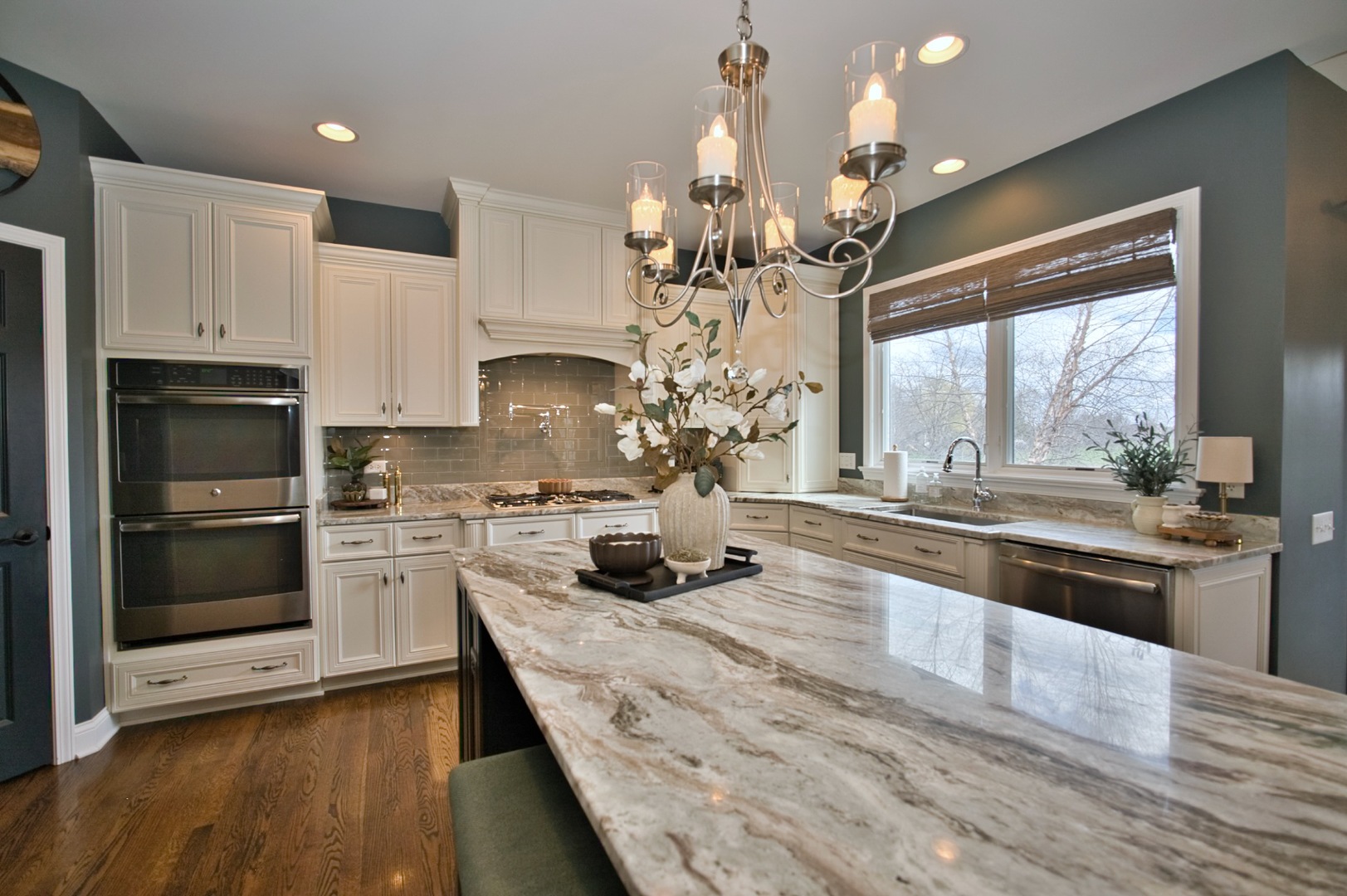 10 Raes Creek Court, Bolingbrook, IL 60490