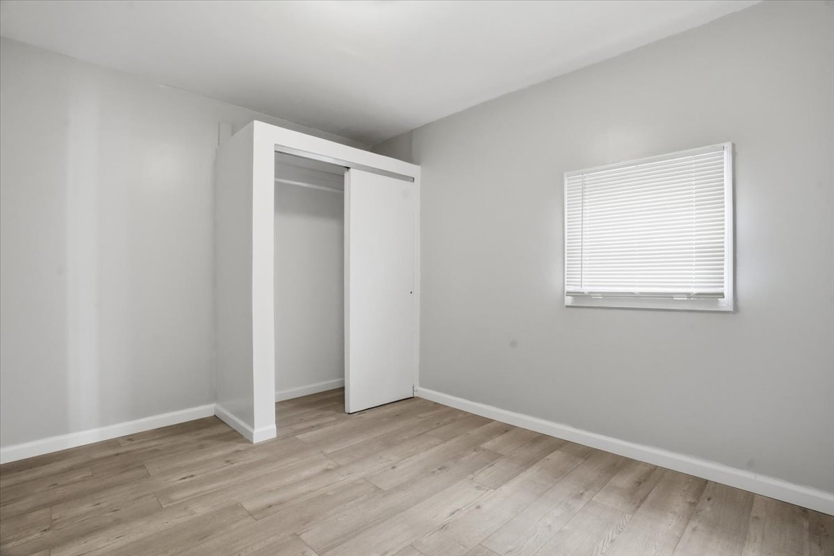 510 Forest Glen Drive, Round Lake Park, IL 60073