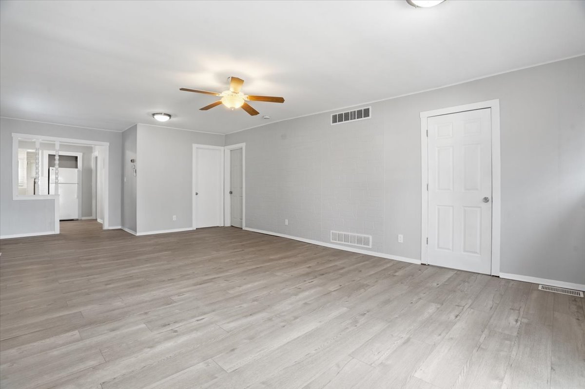 510 Forest Glen Drive, Round Lake Park, IL 60073