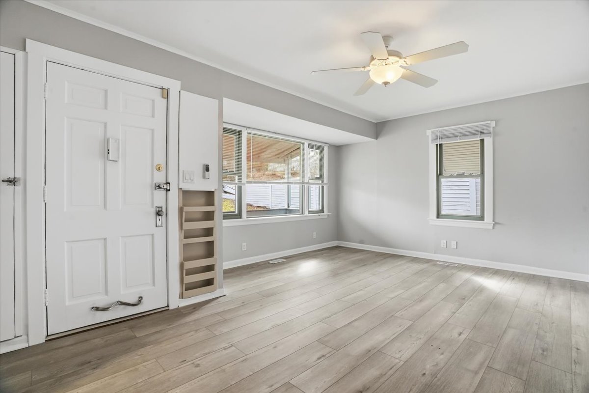 510 Forest Glen Drive, Round Lake Park, IL 60073