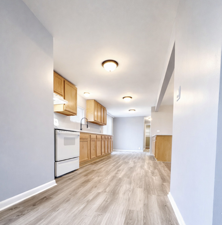 725 S SPENCER Road, New Lenox, IL 60451