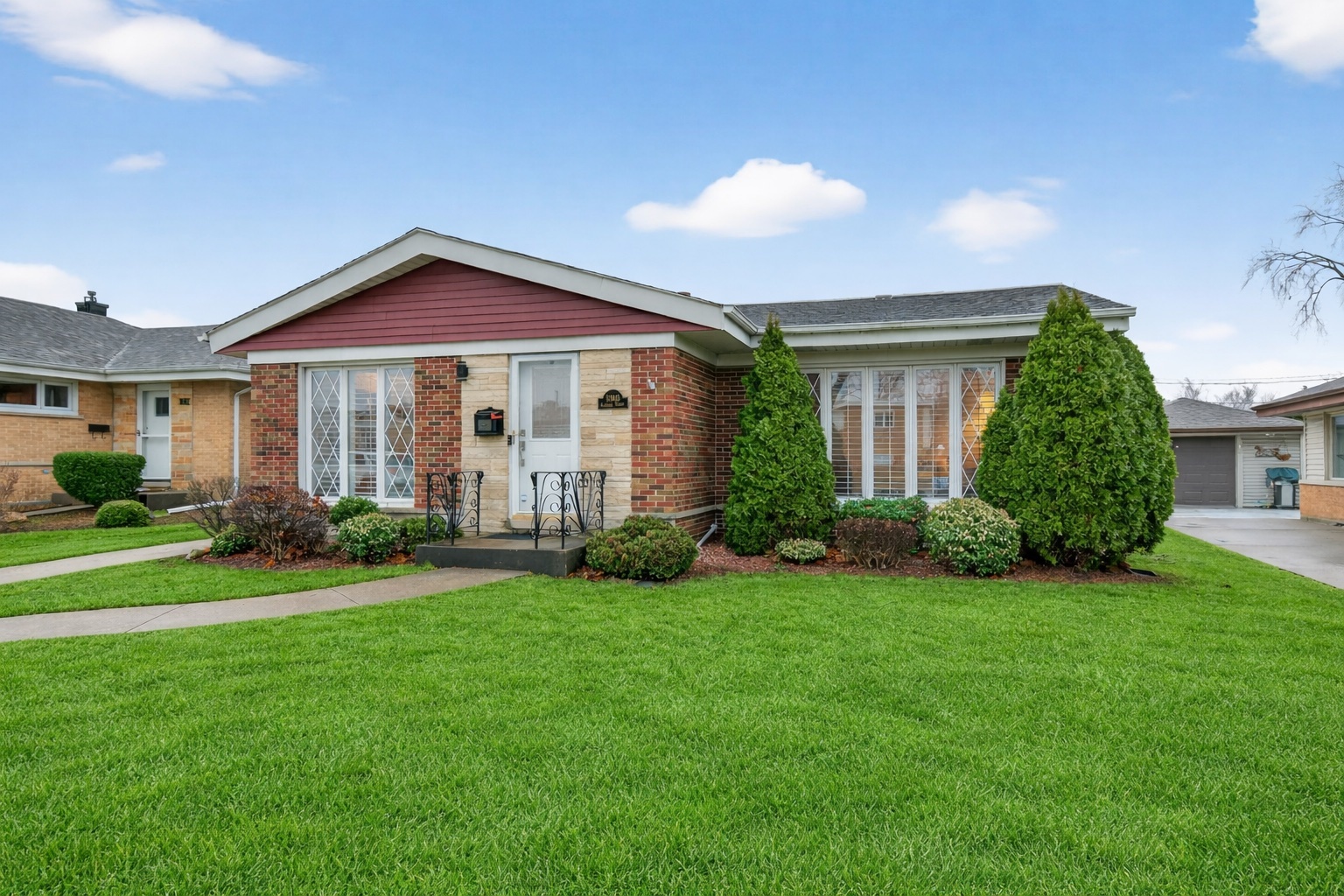 10845 Claridge Avenue, Westchester, IL 60154