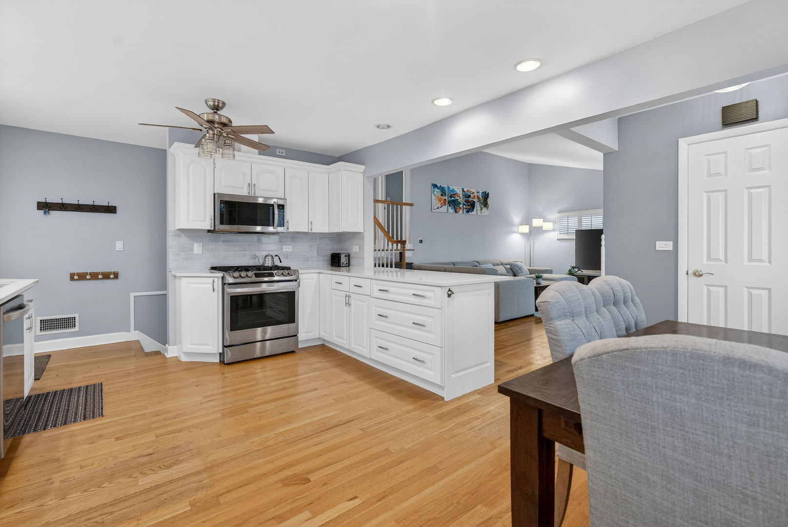 10845 Claridge Avenue, Westchester, IL 60154