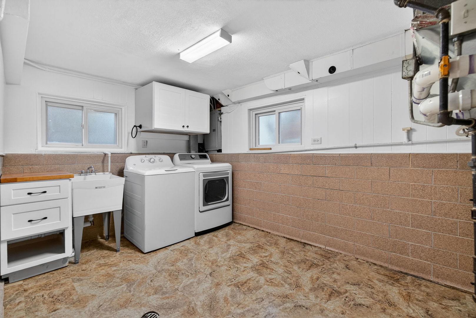 10845 Claridge Avenue, Westchester, IL 60154