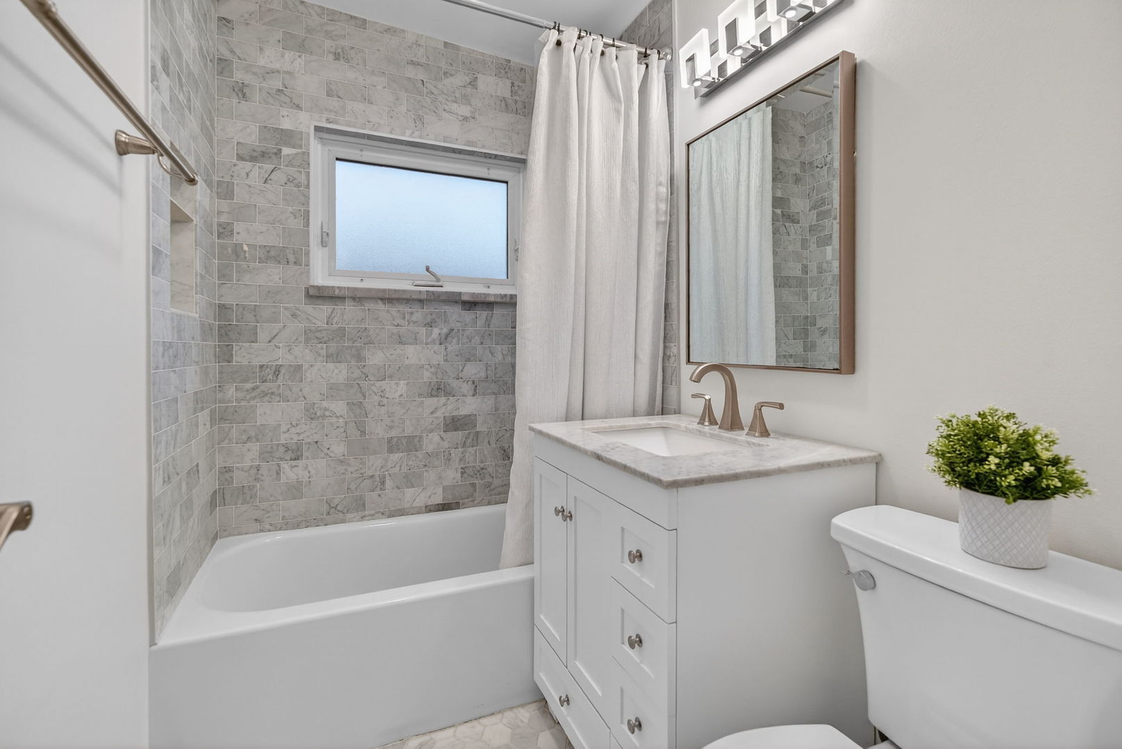 10845 Claridge Avenue, Westchester, IL 60154