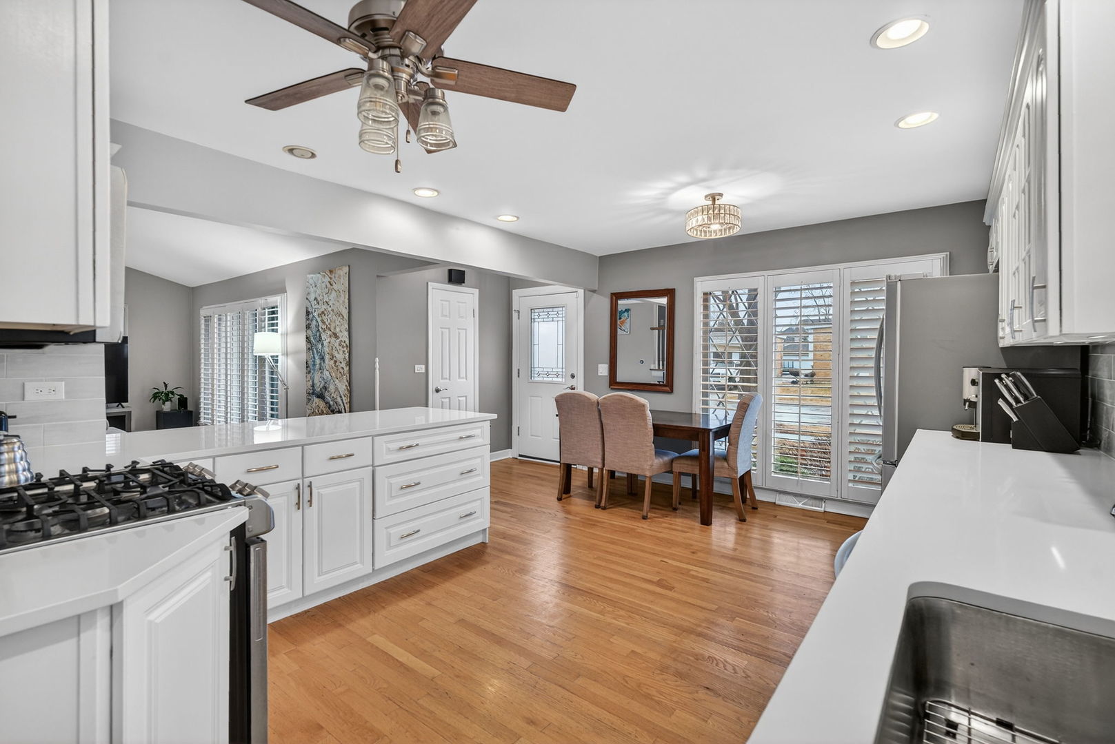 10845 Claridge Avenue, Westchester, IL 60154