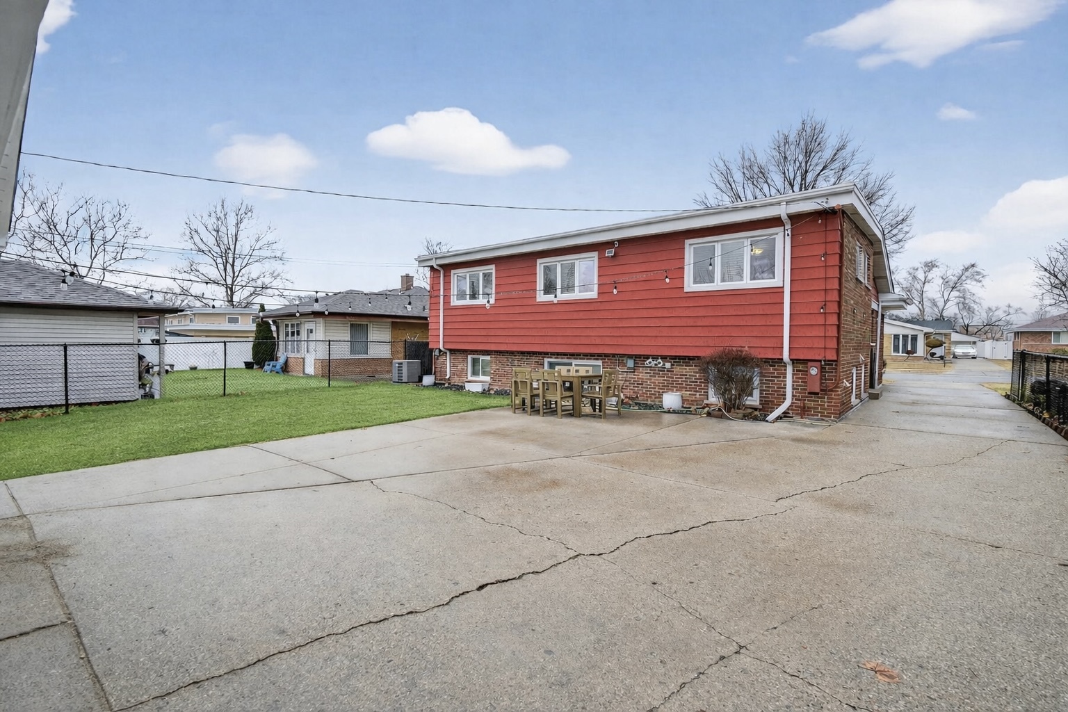 10845 Claridge Avenue, Westchester, IL 60154