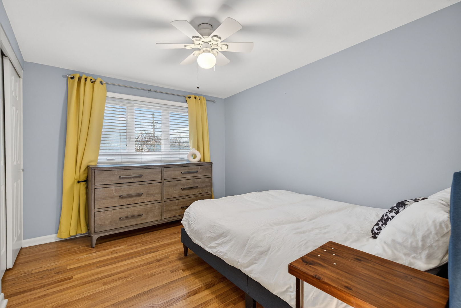 10845 Claridge Avenue, Westchester, IL 60154